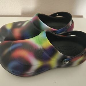 Crocs Mens 10 Womens 12 Slip Resistant Work Clogs Tie Dye